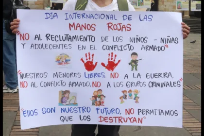 l Gobierno deberá explicar por qué considera necesario flexibilizar las restricciones a los beneficios judiciales y cómo garantizará que estos no se conviertan en una ventaja desproporcionada para los responsables. También será relevante establecer qué mecanismos de verificación permitirán comprobar la entrega de menores, la contribución efectiva a la verdad y el cumplimiento de las obligaciones de reparación - Foto: Archivo/Ronald Cano