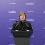 El presidente argentino ha convertido la discusión sobre la regulación de la inteligencia artificial en una nueva extensión de su programa de libertad económica. En septiembre, durante una intervención en Nueva York, Milei sostuvo que Argentina no pondrá un “cepo” a la inteligencia artificial y defendió que el mercado encuentre sus propias soluciones frente a los riesgos de esta tecnología - Foto: Casa Rosada