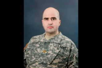 El 5 de noviembre de 2009, Hasan abrió fuego en el Centro de Procesamiento de Preparación de Soldados de Fort Hood. Doce de las 13 personas asesinadas eran militares; entre las 32 personas heridas también había integrantes de las Fuerzas Armadas. El ataque se convirtió en uno de los episodios más mortíferos ocurridos dentro de una instalación militar estadounidense - Foto: U.S. Army