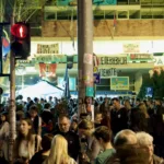 Los estudiantes universitarios comenzaron a organizar bloqueos y manifestaciones para exigir que se esclarecieran las circunstancias del derrumbe y se establecieran las responsabilidades correspondientes. Las protestas se extendieron a distintas ciudades, entre ellas Belgrado, y consiguieron el respaldo de profesores, trabajadores, profesionales y ciudadanos que no necesariamente compartían una misma orientación política - Foto: Bracejerkovic