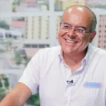 Orrego no aceptó los cargos y se declaró inocente. La imputación formaliza la atribución de los delitos dentro del proceso penal, pero no constituye una declaración de culpabilidad. La responsabilidad del periodista deberá establecerse a partir de las pruebas y de las decisiones que adopten las autoridades judiciales - Foto: Uniautónoma