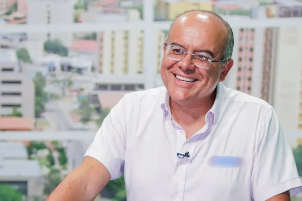 Orrego no aceptó los cargos y se declaró inocente. La imputación formaliza la atribución de los delitos dentro del proceso penal, pero no constituye una declaración de culpabilidad. La responsabilidad del periodista deberá establecerse a partir de las pruebas y de las decisiones que adopten las autoridades judiciales - Foto: Uniautónoma