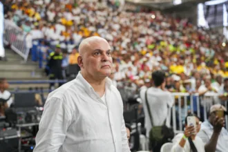 Mancuso confirmó que el encuentro se realizó y explicó que, un año antes, había conversado con Petro sobre la necesidad de reunir nuevamente a los antiguos comandantes para revisar los asuntos pendientes de Ralito. Entre ellos mencionó los compromisos de verdad, reparación, bienes entregados, reintegración y la situación de exintegrantes de las autodefensas que seguían en prisión - Foto: Archivo/Presidencia