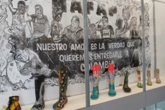 Frente a esa situación, el Centro de Memoria, Paz y Reconciliación puso a disposición ‘Terca Esperanza’, una exposición permanente que reúne objetos, archivos, fotografías y materiales audiovisuales relacionados con el conflicto armado, las víctimas y las experiencias de resistencia - Foto: CMPR
