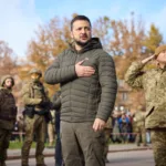 El presidente Volodímir Zelenski ha manifestado disposición a participar en nuevas negociaciones trilaterales con Rusia y Estados Unidos. No obstante, esa voluntad de diálogo no implica que Kyiv haya aceptado las exigencias del Kremlin ni que exista un compromiso definitivo sobre los territorios ocupados - Foto: Archivo/Presidencia de Ucrania