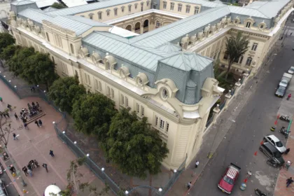 Para el movimiento estudiantil, la suspensión representa un nuevo episodio dentro de las dificultades que atraviesa el programa. Los estudiantes sostienen que la decisión profundiza la precarización de un proyecto curricular que, según su posición, históricamente ha sido relegado - Foto: Universidad Distrital