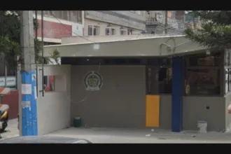 Según el relato de Daniel, cuando se dirigía a entrenar fue abordado por varias personas que presuntamente intentaron robarlo. Ante esa situación, buscó ayuda de una patrulla policial, pero asegura que terminó trasladado al CAI de Patio Bonito, donde habría comenzado una serie de hechos que ahora son objeto de denuncia - Foto: Google Maps