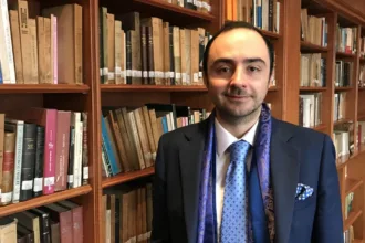 Noguera dejó el Viceministerio de Educación Superior el 7 de octubre, después de menos de dos meses en el cargo. Antes había desarrollado buena parte de su carrera académica en la Universidad Sergio Arboleda, donde fue docente, director académico y decano de la Escuela de Humanidades. Su formación incluye estudios en Derecho, docencia e investigación universitaria y un doctorado en Bioética - Foto: Universidad Sergio Arboleda