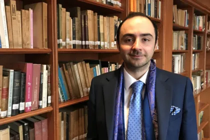 Noguera dejó el Viceministerio de Educación Superior el 7 de octubre, después de menos de dos meses en el cargo. Antes había desarrollado buena parte de su carrera académica en la Universidad Sergio Arboleda, donde fue docente, director académico y decano de la Escuela de Humanidades. Su formación incluye estudios en Derecho, docencia e investigación universitaria y un doctorado en Bioética - Foto: Universidad Sergio Arboleda