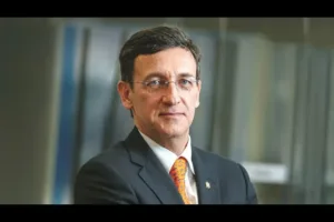 Rojas cuenta con una trayectoria en la administración de justicia que incluye su paso por el Consejo de Estado, corporación en la que se desempeñó como magistrado y llegó a ocupar la presidencia, desde donde participó en la dirección de uno de los principales tribunales de la estructura judicial colombiana - Foto: JEP