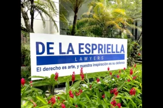 La firma pidió además que el fallo no sea utilizado políticamente contra el presidente. De la Espriella se desvinculó del bufete en 2025, cuando inició su carrera hacia la Presidencia, varios años después de la celebración del contrato que originó la controversia - Foto: De La Espriella Lawyers