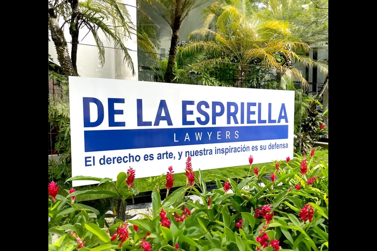 La firma pidió además que el fallo no sea utilizado políticamente contra el presidente. De la Espriella se desvinculó del bufete en 2025, cuando inició su carrera hacia la Presidencia, varios años después de la celebración del contrato que originó la controversia - Foto: De La Espriella Lawyers