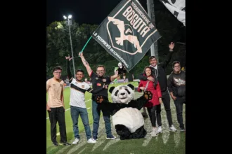 La iniciativa fue presentada durante la jornada del partido entre Inter de Bogotá y Fortaleza FC, disputado en el estadio Metropolitano de Techo. La organización ambiental participó en la actividad y tuvo presencia en el escenario deportivo, donde realizó el saque de honor como parte del lanzamiento de esta propuesta conjunta - Foto: Internacional de Bogotá
