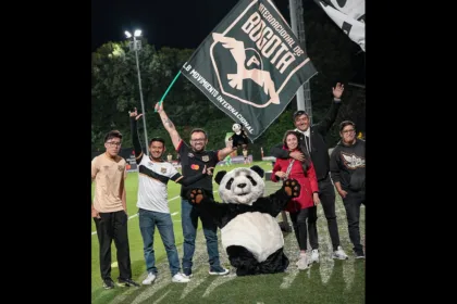 La iniciativa fue presentada durante la jornada del partido entre Inter de Bogotá y Fortaleza FC, disputado en el estadio Metropolitano de Techo. La organización ambiental participó en la actividad y tuvo presencia en el escenario deportivo, donde realizó el saque de honor como parte del lanzamiento de esta propuesta conjunta - Foto: Internacional de Bogotá