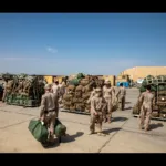 La jornada fue presentada por las autoridades iraquíes como el Día de la Soberanía, una denominación que buscó marcar el cierre de más de dos décadas de presencia militar estadounidense en territorio iraquí. En Bagdad y otras ciudades se realizaron actos militares y concentraciones públicas - Foto: Archivo/Marine Corps
