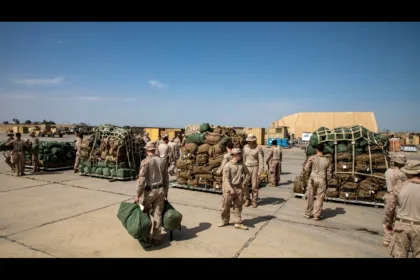 La jornada fue presentada por las autoridades iraquíes como el Día de la Soberanía, una denominación que buscó marcar el cierre de más de dos décadas de presencia militar estadounidense en territorio iraquí. En Bagdad y otras ciudades se realizaron actos militares y concentraciones públicas - Foto: Archivo/Marine Corps