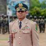 Los investigadores sostienen que el general habría impartido instrucciones para que el capturado y la sustancia regresaran a El Plateado, en lugar de continuar el procedimiento ante las autoridades competentes. La Fiscalía también examina posibles irregularidades en los documentos oficiales relacionados con el operativo y las circunstancias en las que se habría producido la devolución del detenido y del material incautado - Foto: Ejército Nacional