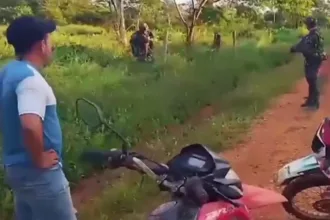 Uno de los principales interrogantes planteados por la Junta de Acción Comunal tiene que ver con lo ocurrido después de la muerte. La comunidad asegura que desconoce qué pasó con el cuerpo de Mojica Guzmán tras el operativo - Foto: Captura Vídeo Redes Sociales
