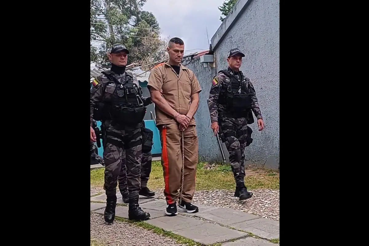 Monsalve fue trasladado finalmente el 1.º de octubre, después de haber sido llevado a una clínica de Bogotá durante el operativo por una afectación cardiovascular. Una vez recibió el alta médica, el procedimiento penitenciario continuó y el testigo quedó recluido en Cómbita - Foto: INPEC