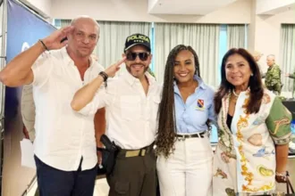 La confrontación del presidente Abelardo de la Espriella con la gobernadora de San Andrés, Girley Natacha Ordóñez Bowie, y la representante a la Cámara Elizabeth Jay-Pang Díaz abrió una discusión que va más allá de las acusaciones sobre el manejo de los recursos públicos en el archipiélago: cuáles son los límites de la autoridad presidencial y qué lugar deben ocupar las garantías institucionales cuando el mandatario cuestiona públicamente a funcionarios elegidos - Foto: Facebook Elizabeth Jay-Pang