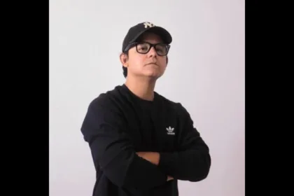 El influenciador también aclaró el origen de la fotografía que había utilizado en su publicación del 4 de septiembre. Según precisó, la imagen fue tomada durante el concierto ‘Un canto por Colombia’, realizado en Bogotá el 8 de diciembre de 2019 - Foto: Redes Sociales